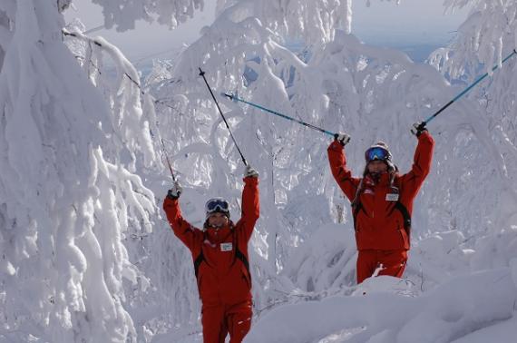 Enjoy the views of Sapporo while Skiing- Sapporo Teine Highland Private Slope Guide & Powder Lesson